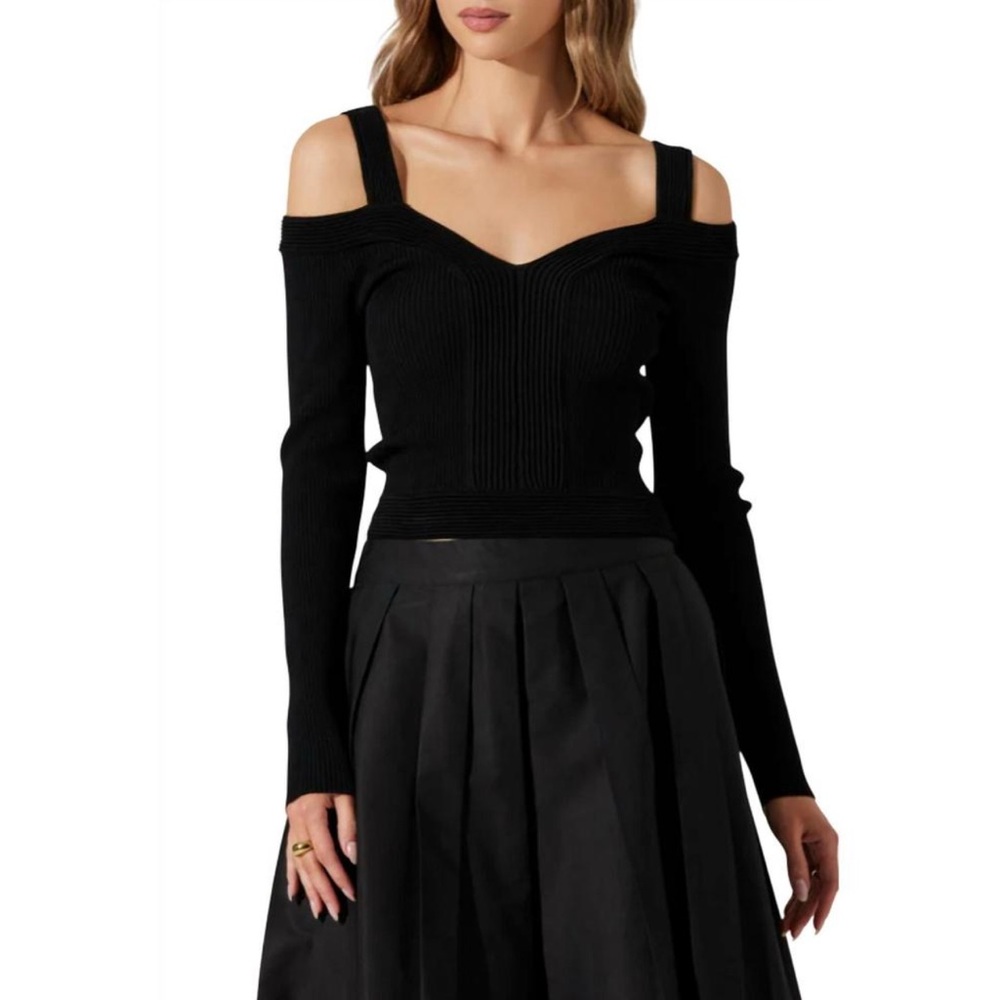 ASTR PACEY COLD SHOULDER SWEATER